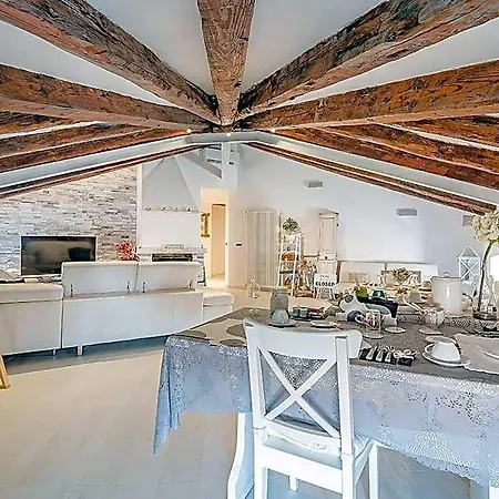 Addicted To Paradise Bed & Breakfast 4*