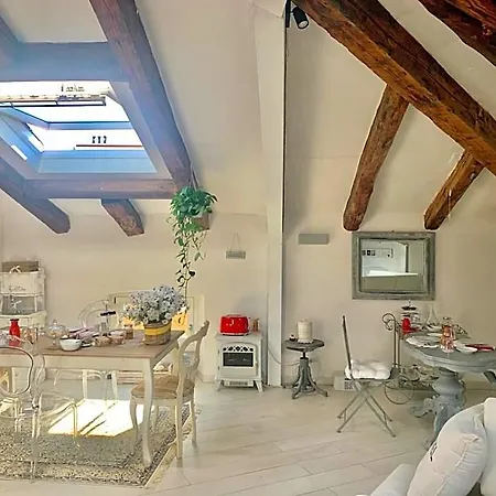 Addicted To Paradise Bed & Breakfast Triëst