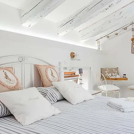 Addicted To Paradise Bed & Breakfast