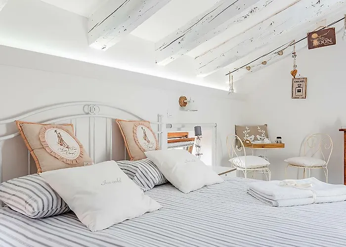 Addicted To Paradise Bed and Breakfast